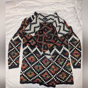 intro. Black and White Cardigan with Geometric Pattern